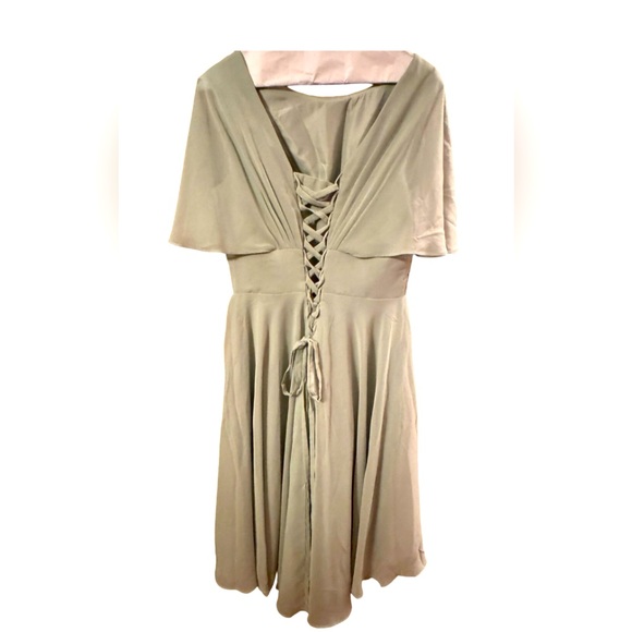 Dusty sage Chiffon Bridesmaid Dresse Short Crew Neck Flutter Sleeve sz 12 NWT - Picture 3 of 7